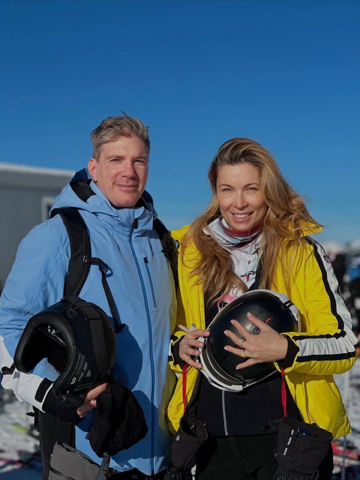 Η Μαριέττα Χρουσαλά και ο Λέων Πατίτσας στα χιόνια