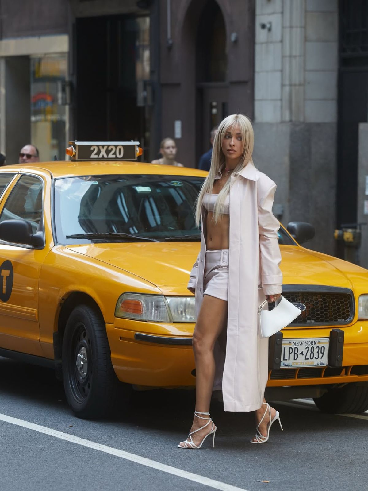 Η Ελένη Φουρέιρα ξανθιά στη Νέα Υόρκη