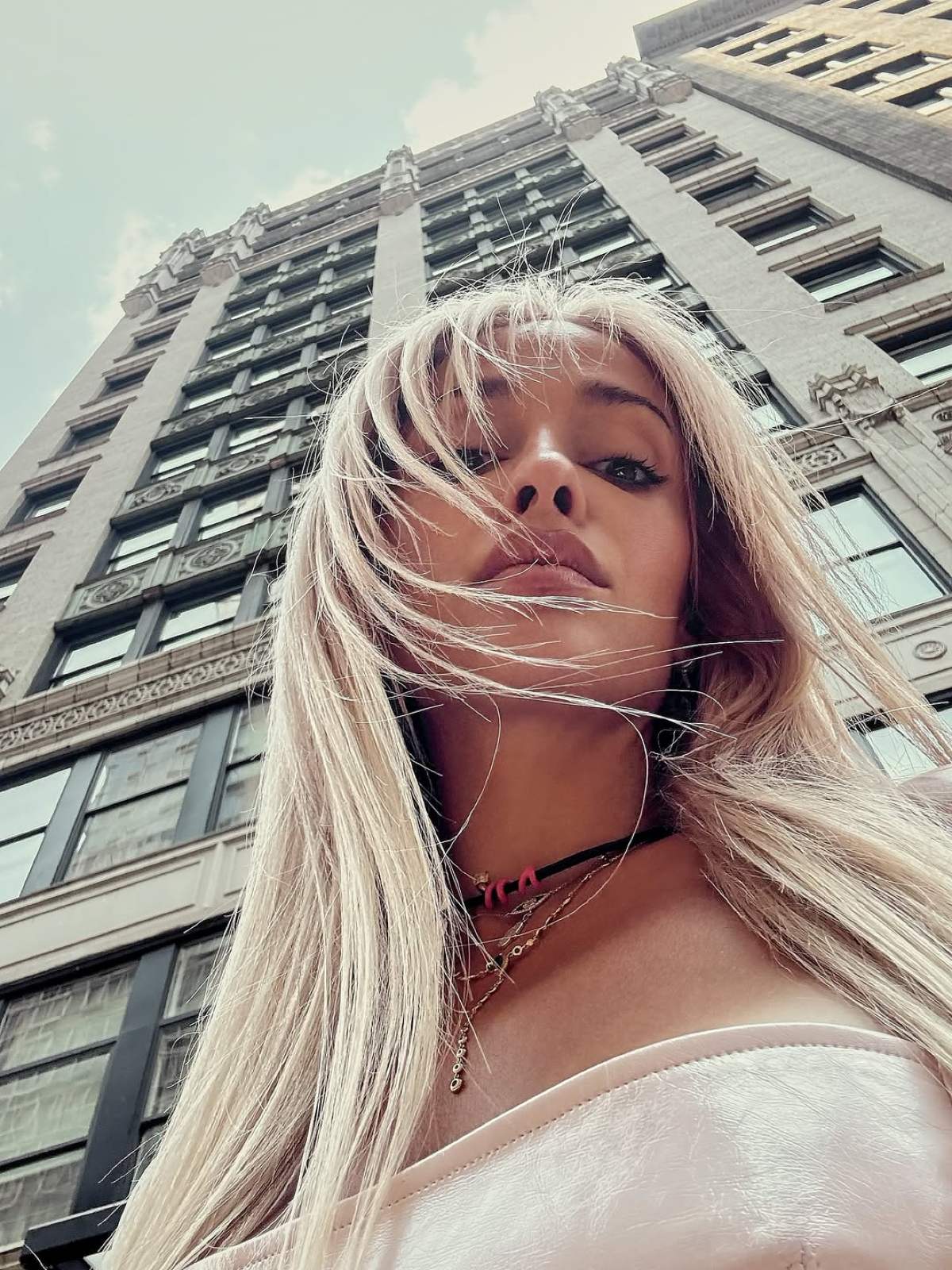 Η Ελένη Φουρέιρα ξανθιά στη Νέα Υόρκη