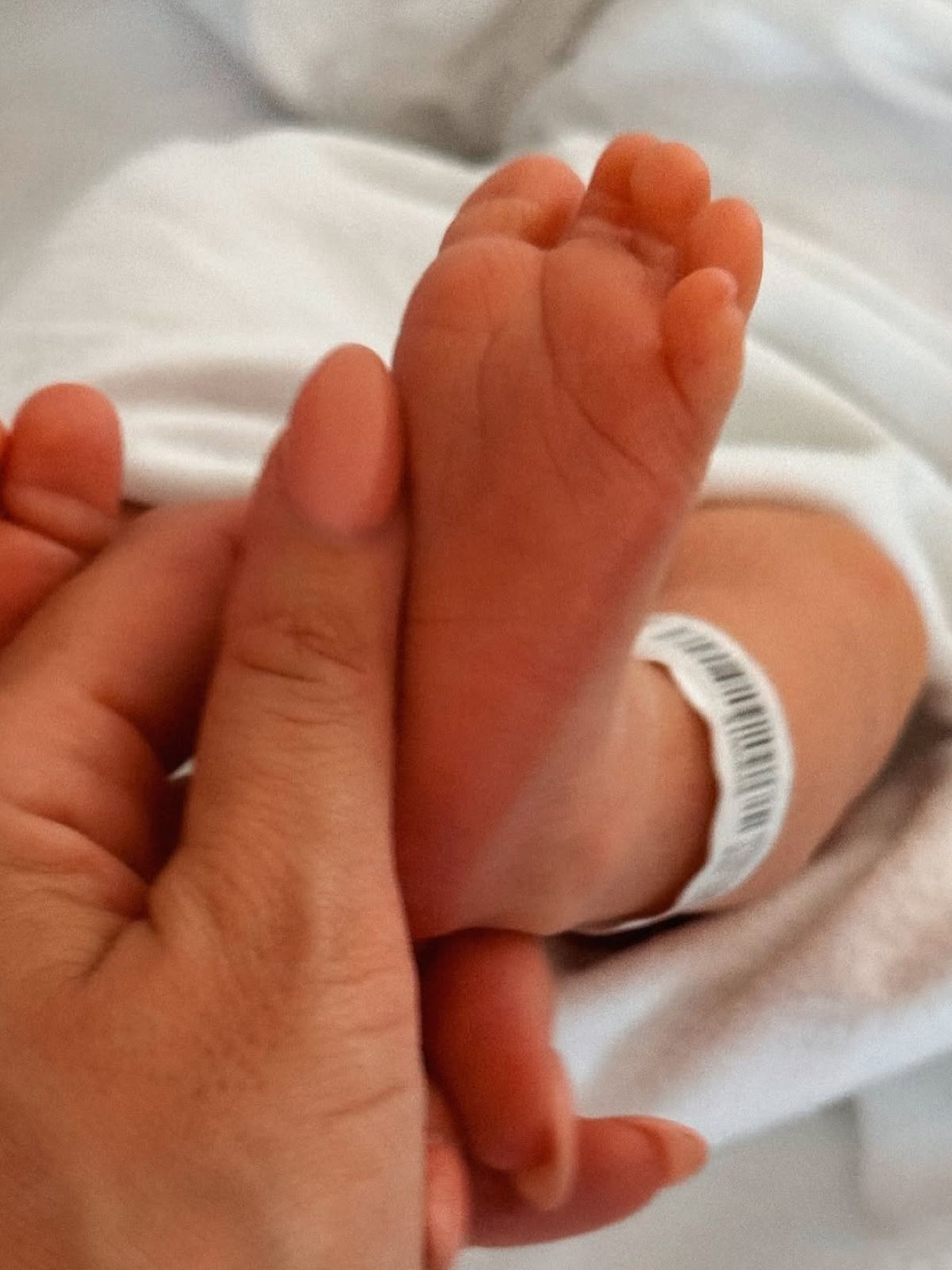 Η Ευρυδίκη Βαλαβάνη στο μαιευτήριο