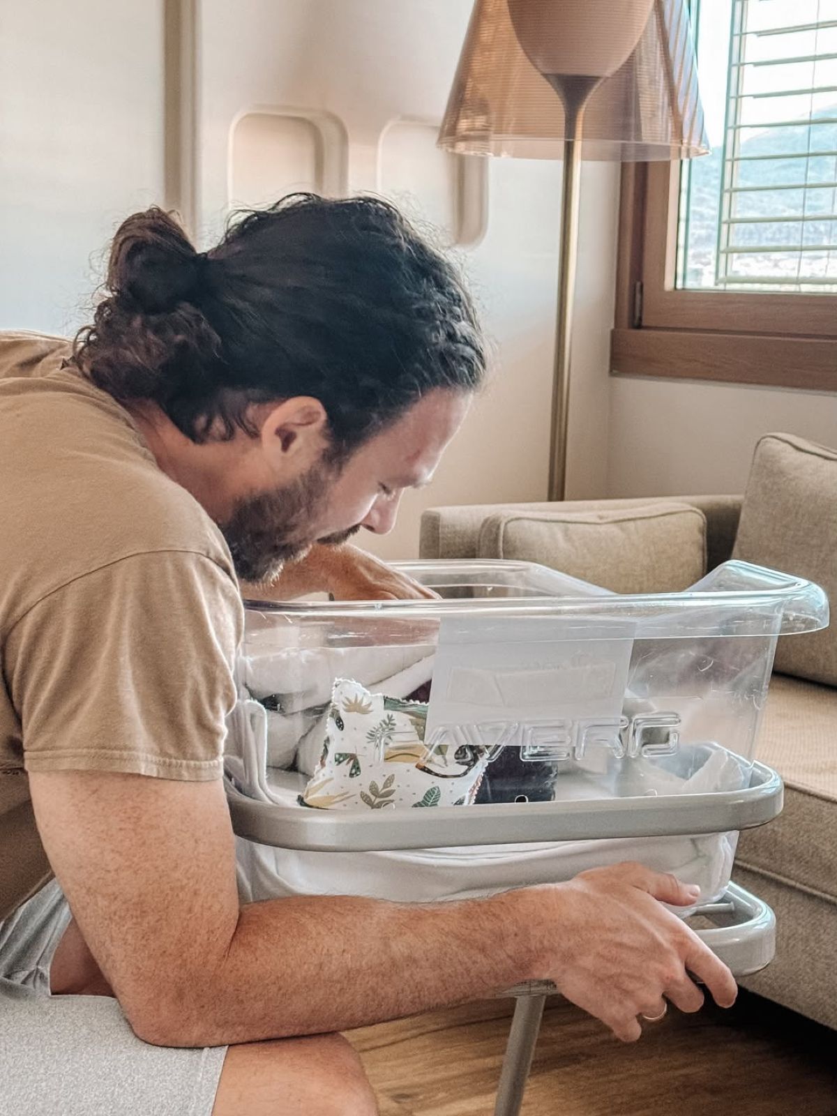 Ο Γρηγόρης Μόργκαν στο μαιευτήριο