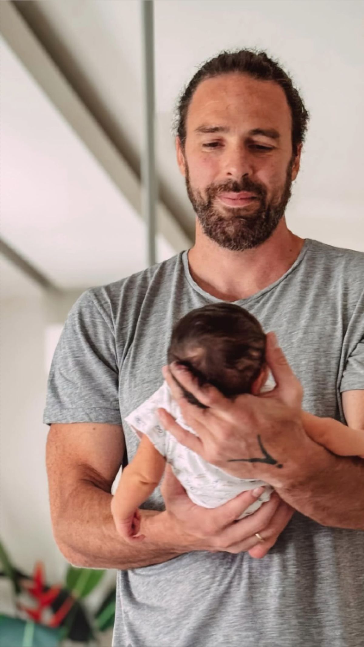 Ο Γρηγόρης Μόργκαν με τον γιο του