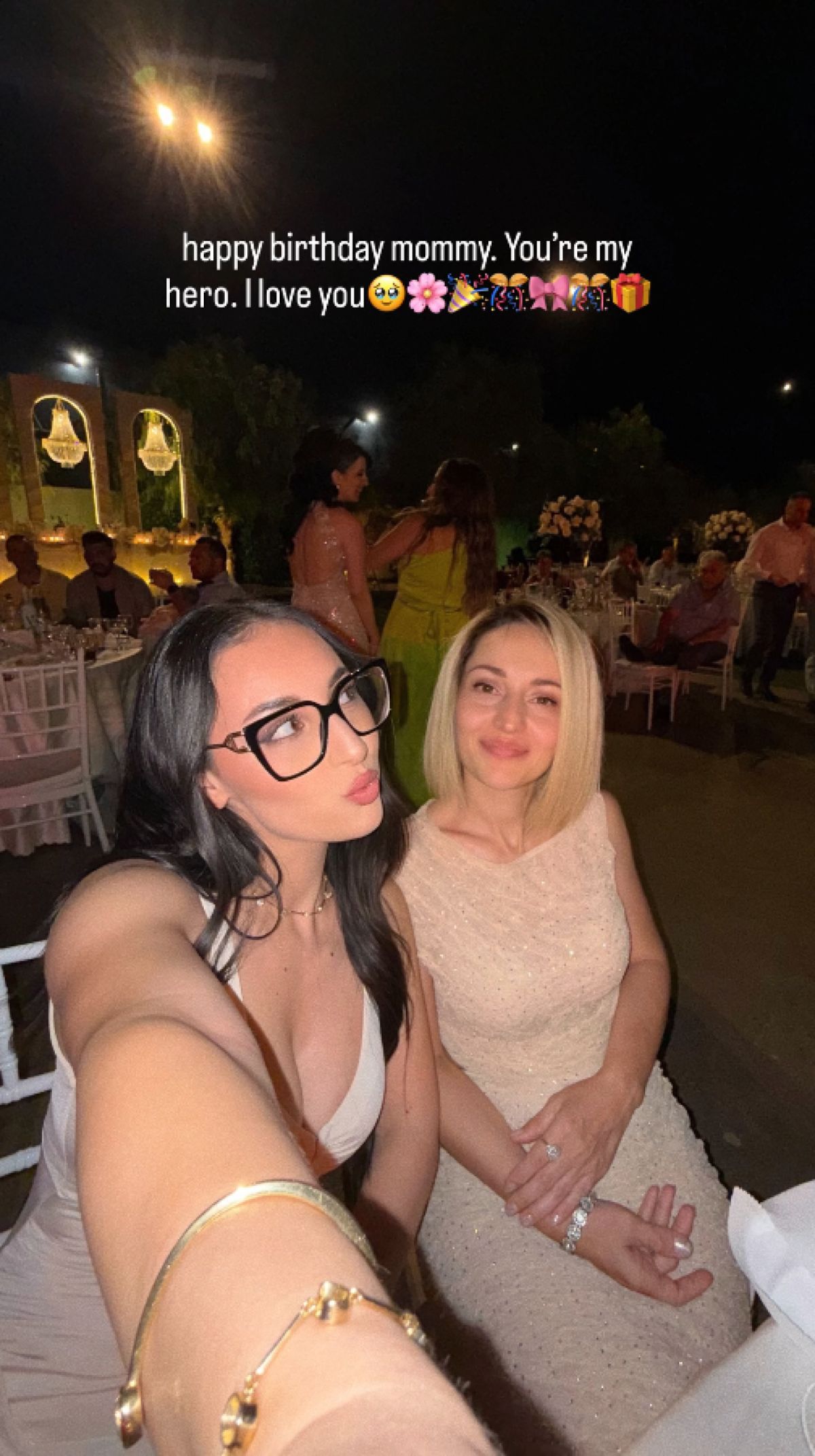 Η Klavdia με τη μητέρα της