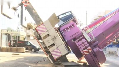 Περιστέρι: Γερανός έπεσε σε πολυκατοικία