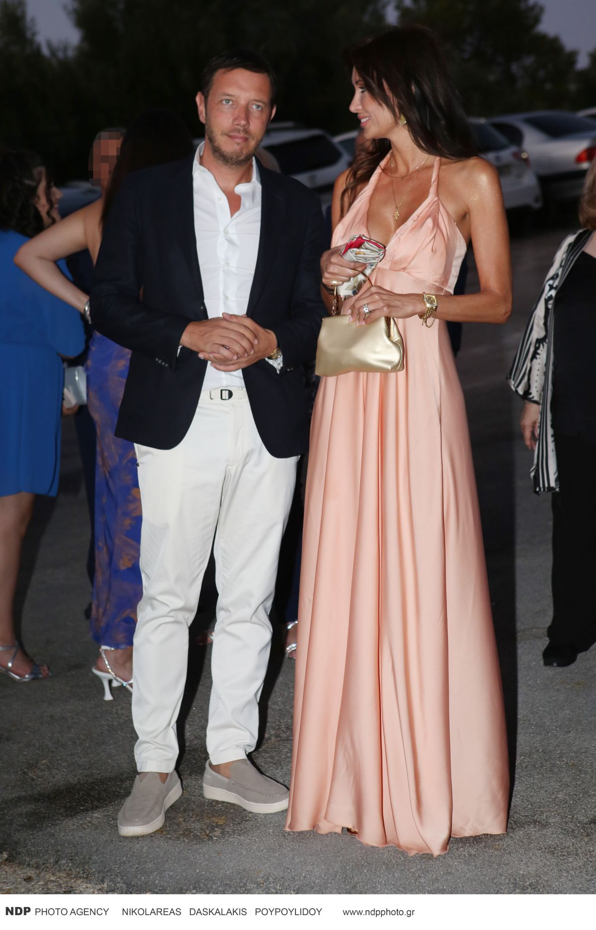 Σπύρος Δημητρίου μελαχρινή συνοδός