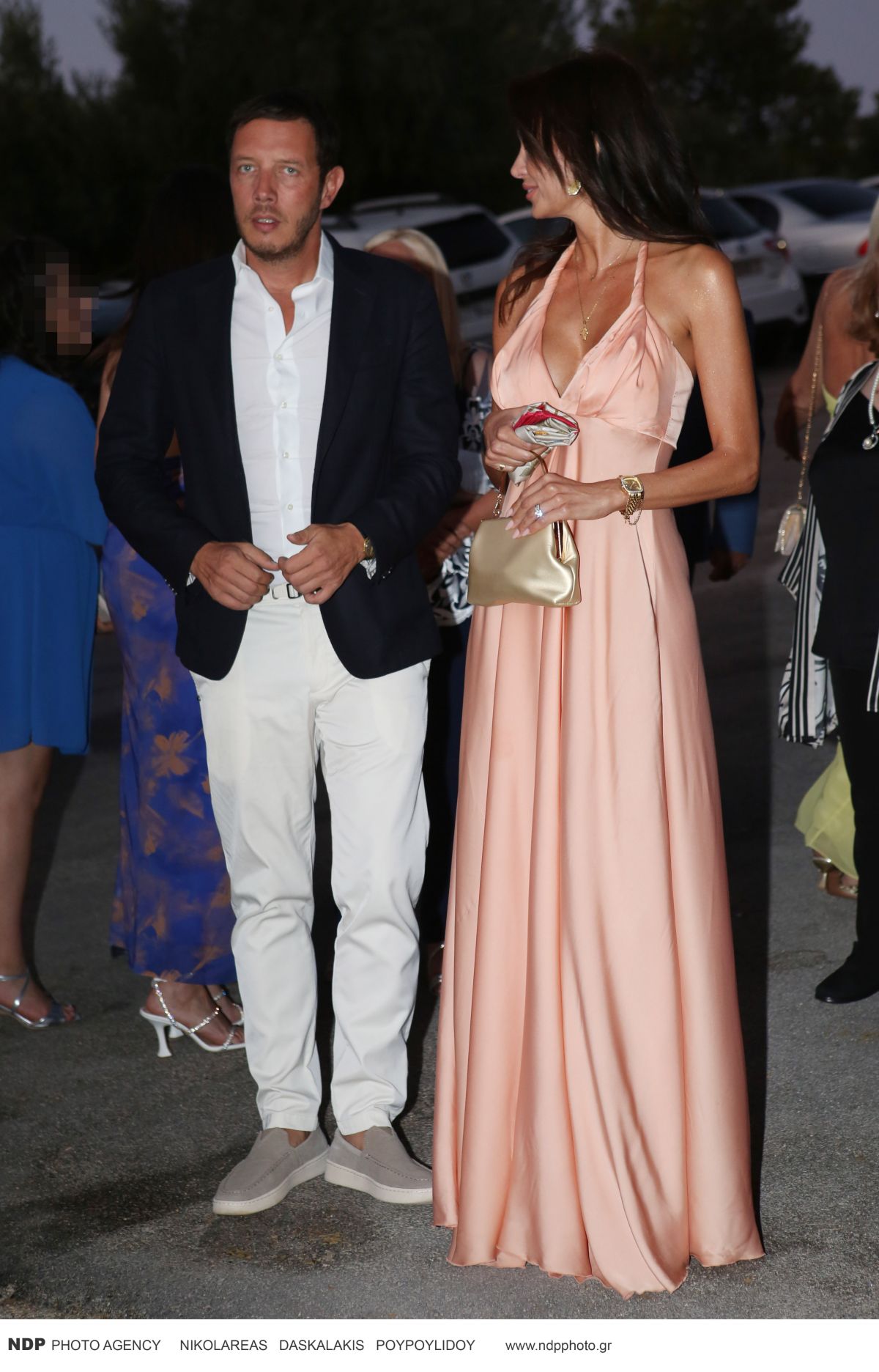 Σπύρος Δημητρίου μελαχρινή συνοδός