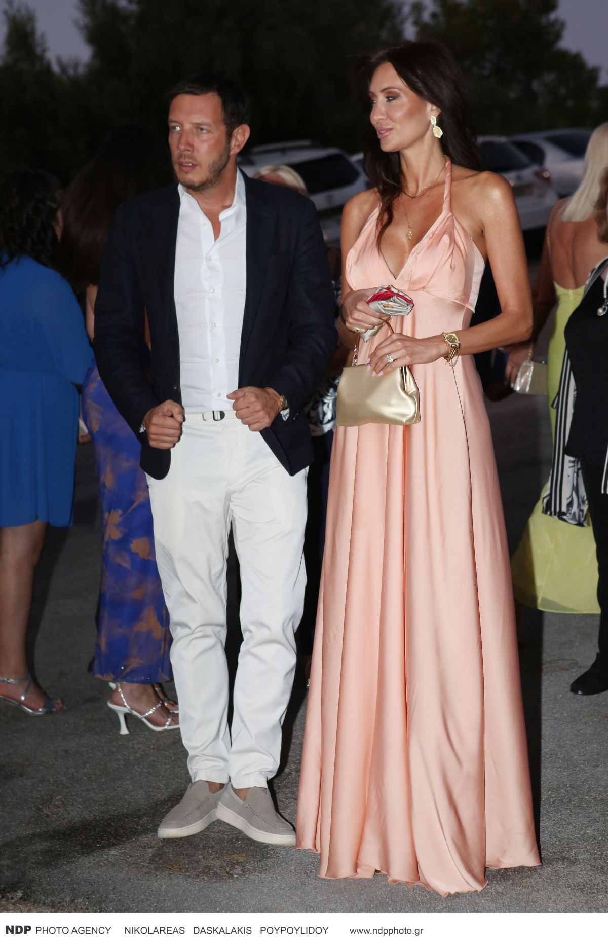 Σπύρος Δημητρίου μελαχρινή συνοδός