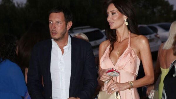 Σπύρος Δημητρίου μελαχρινή συνοδός