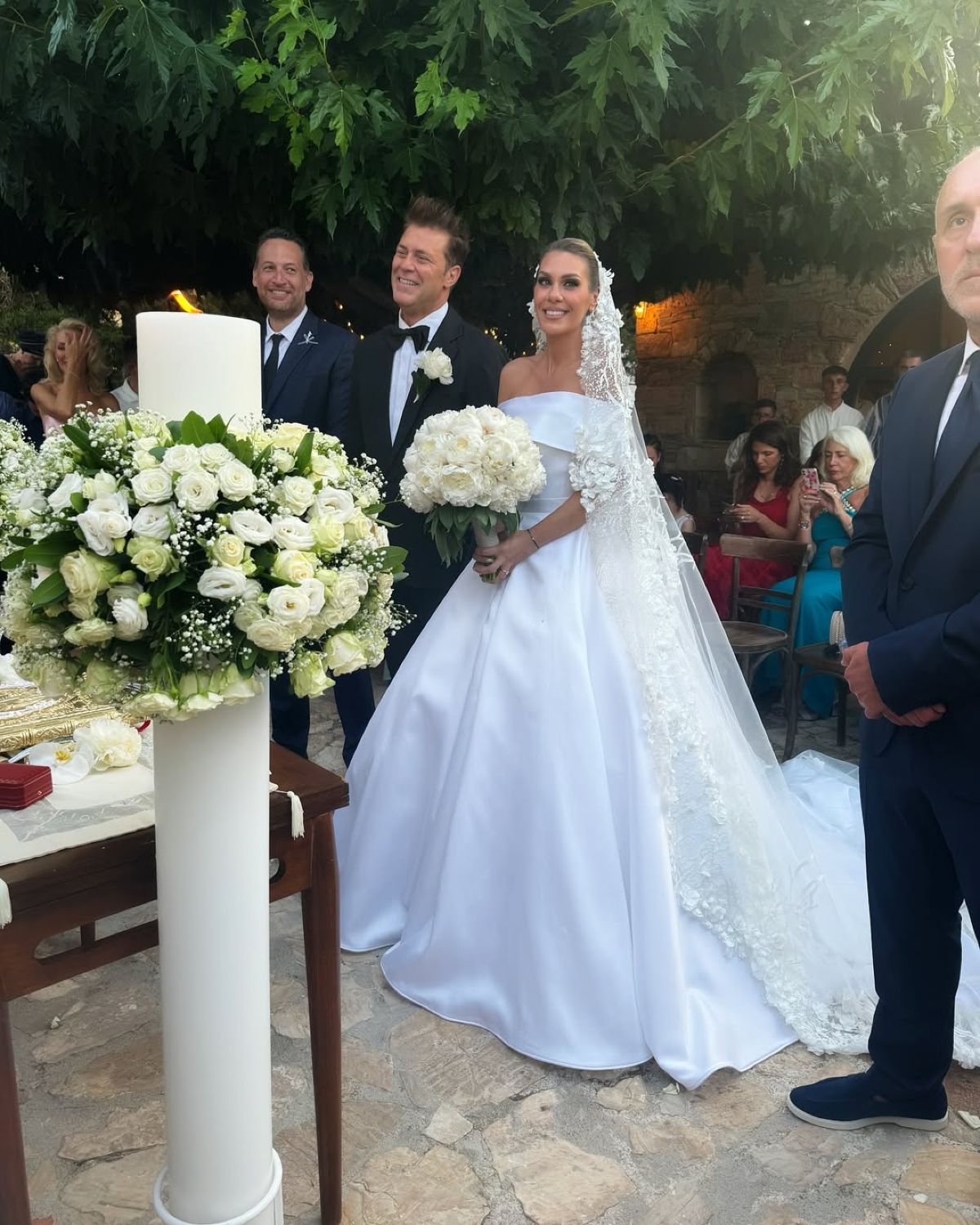 Στιγμιότυπα από τον γάμο του Χρήστου Χολίδη