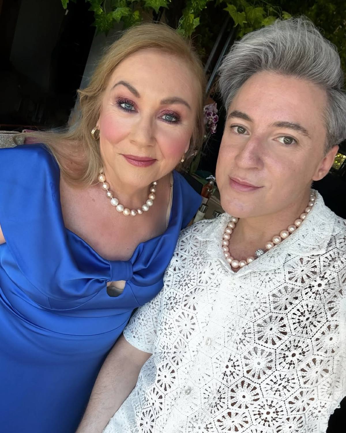 Στιγμιότυπα από την προετοιμασία της μαμάς και της αδερφής του Χρήστου Χολίδη