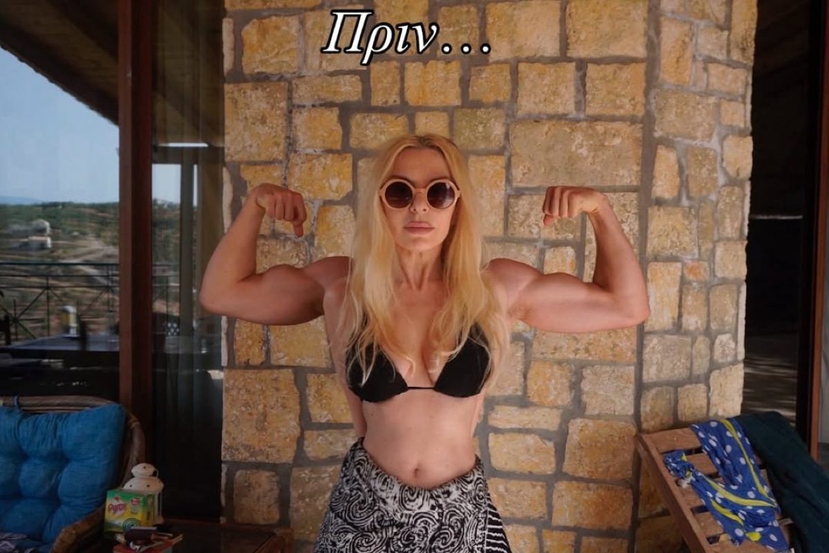 Η Αννίτα Πάνια με μαγιό