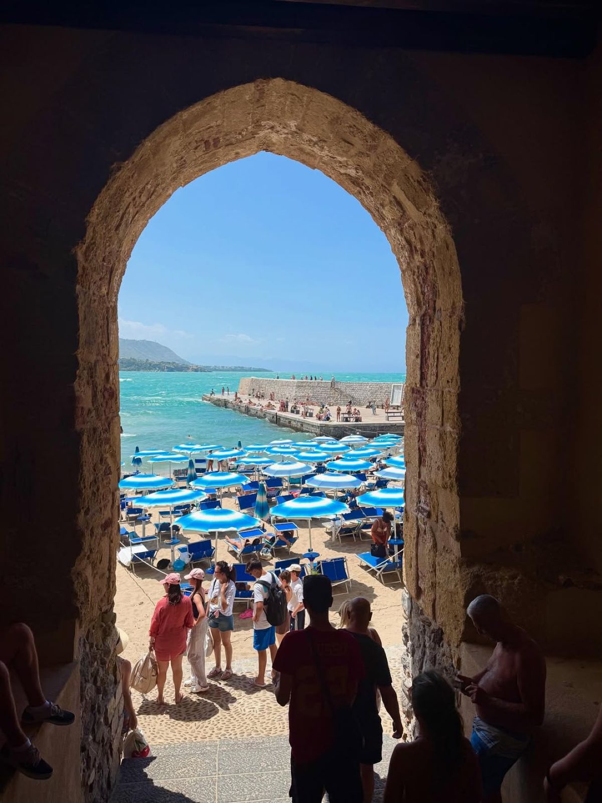 Η Άννα Πρέλεβιτς και ο Νικήτας Νομικός στη Σικελία