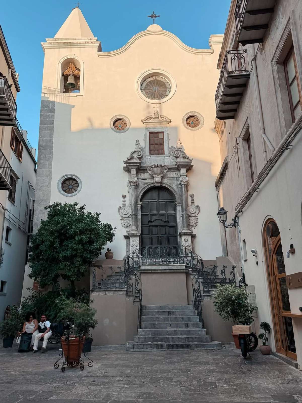 Η Άννα Πρέλεβιτς και ο Νικήτας Νομικός στη Σικελία