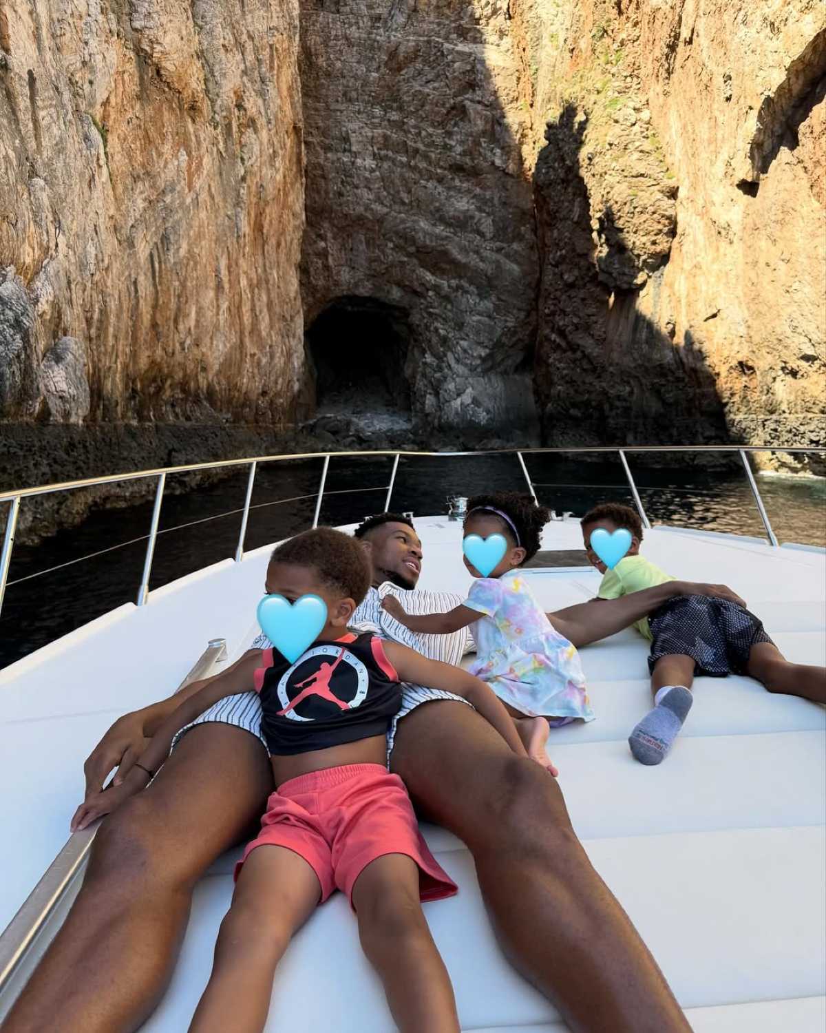 Ο Αντετοκούνμπο σε διακοπές με την οικογένειά του