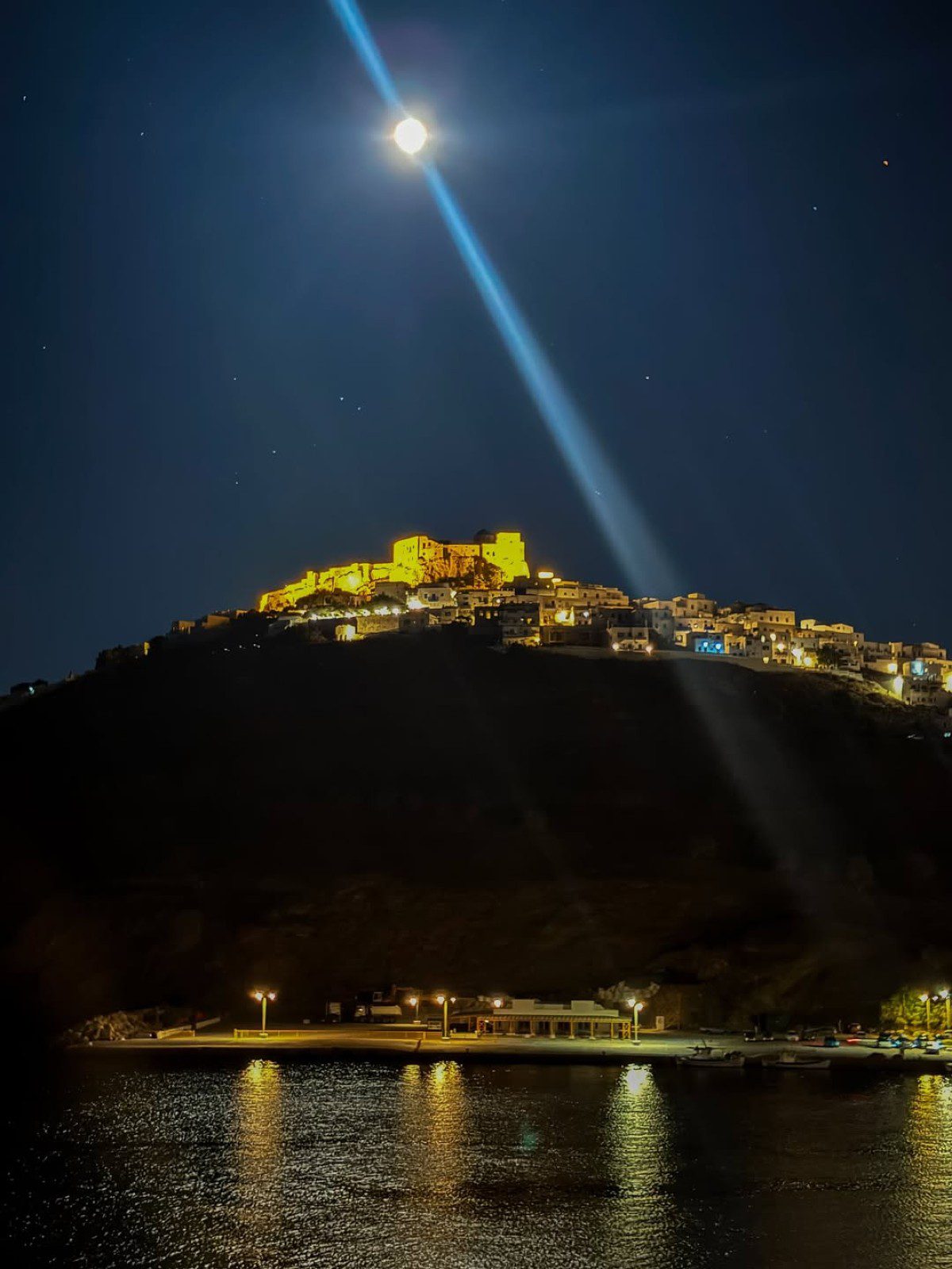 Η Αστυπάλαια το βράδυ