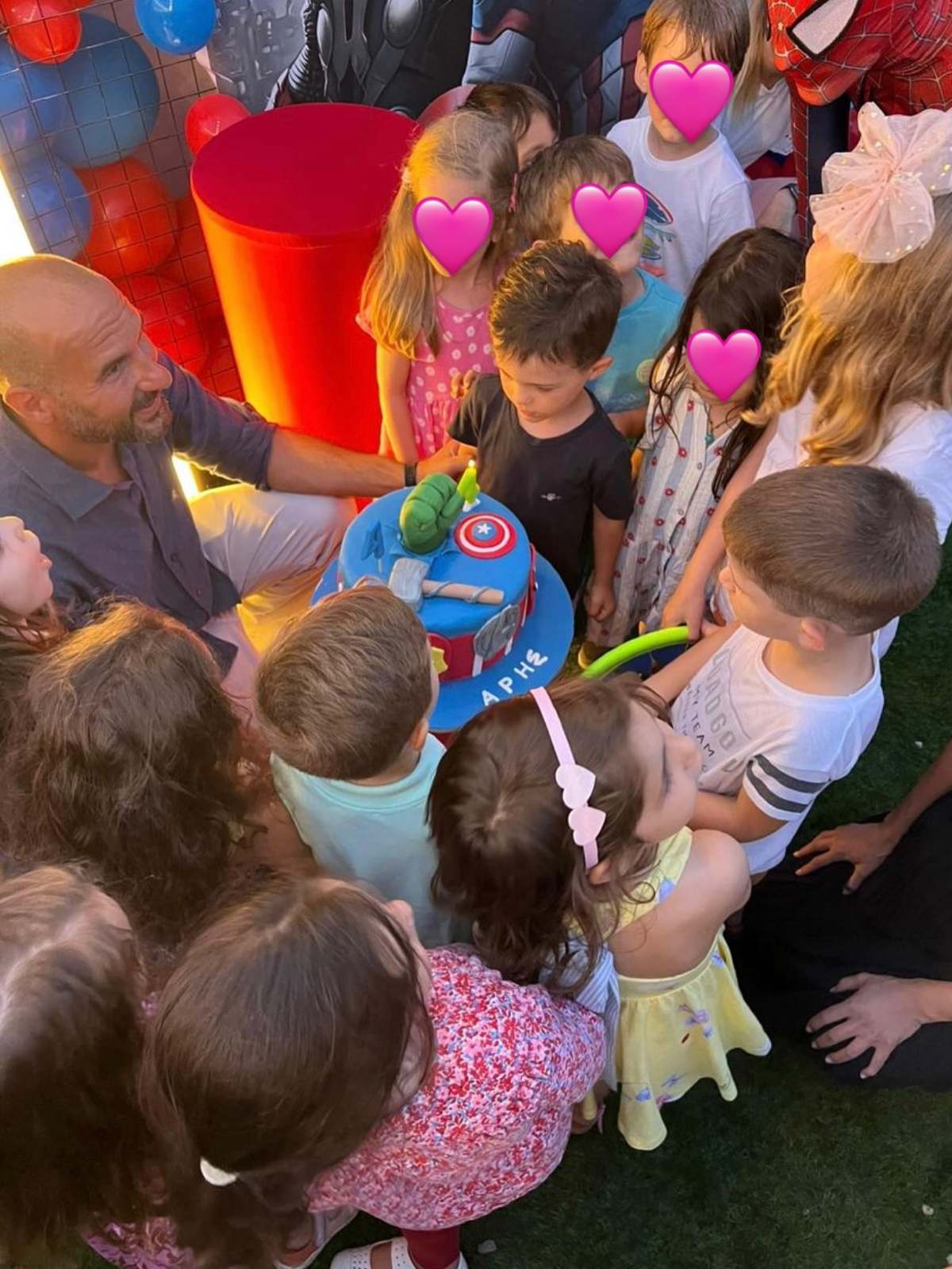 Αχτσιόγλου: Ο γιος της γιόρτασε νωρίτερα τα γενέθλιά του - Οι φωτογραφίες από το πάρτι