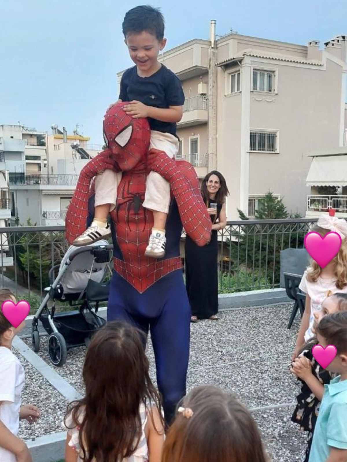 Αχτσιόγλου: Ο γιος της γιόρτασε νωρίτερα τα γενέθλιά του - Οι φωτογραφίες από το πάρτι