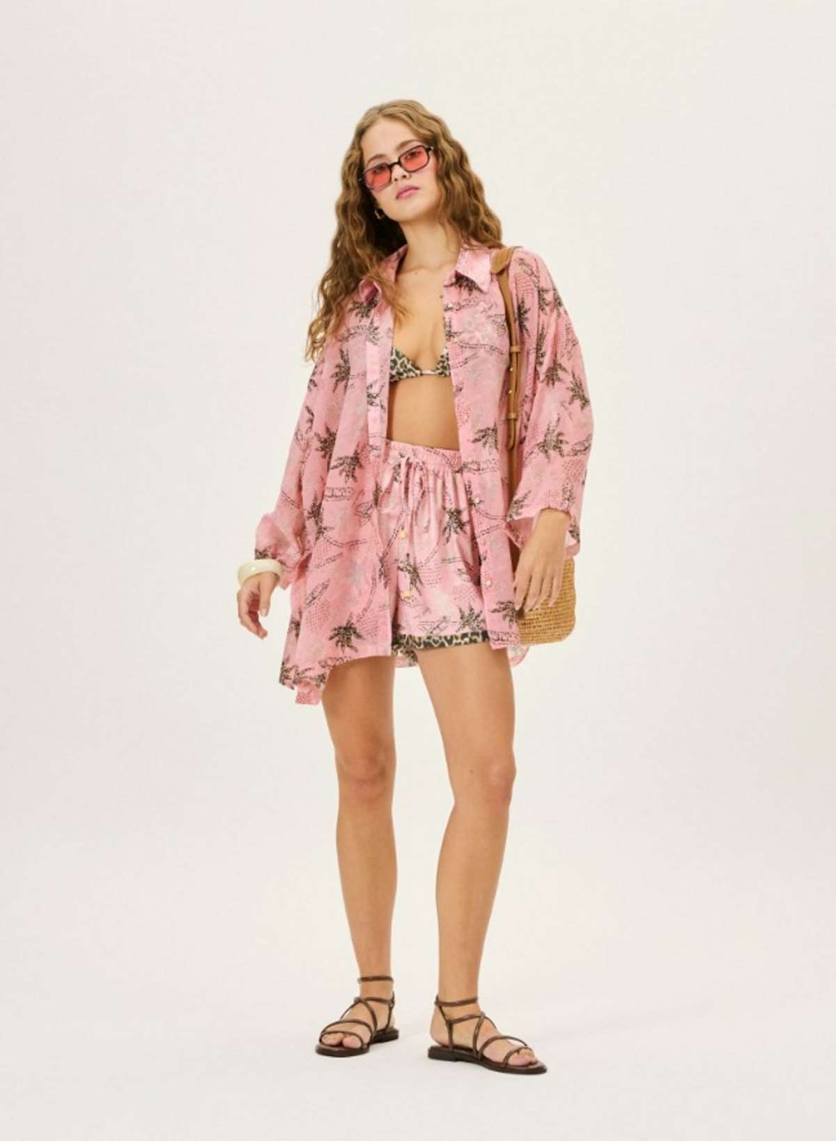 σύνολο παραλίας σε ροζ χρώμα