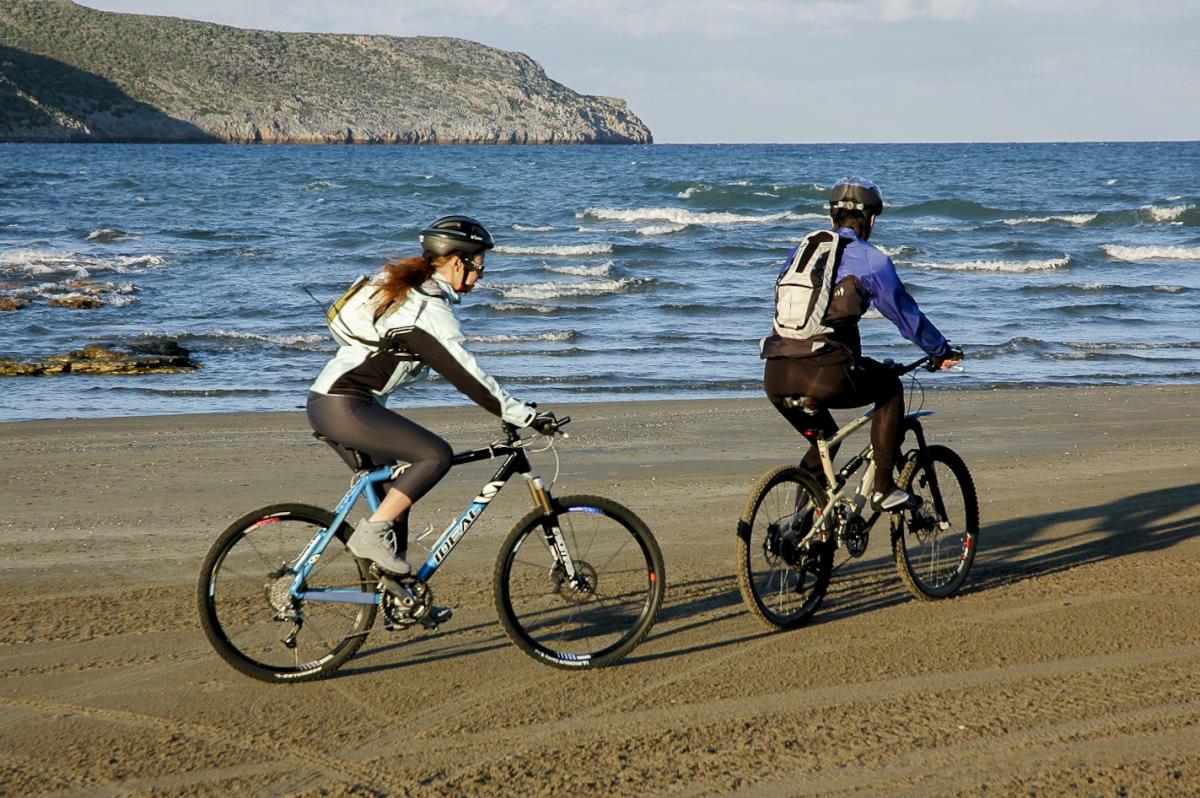 Ποδηλασία στη θάλασσα