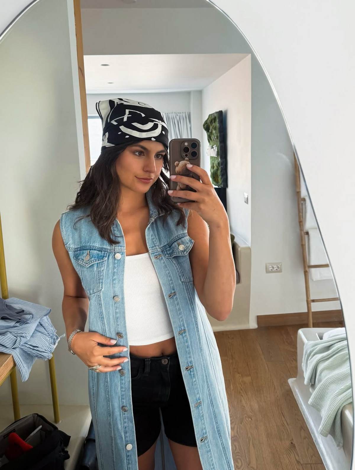 Η Δανάη Παππά βγάζει σέλφι