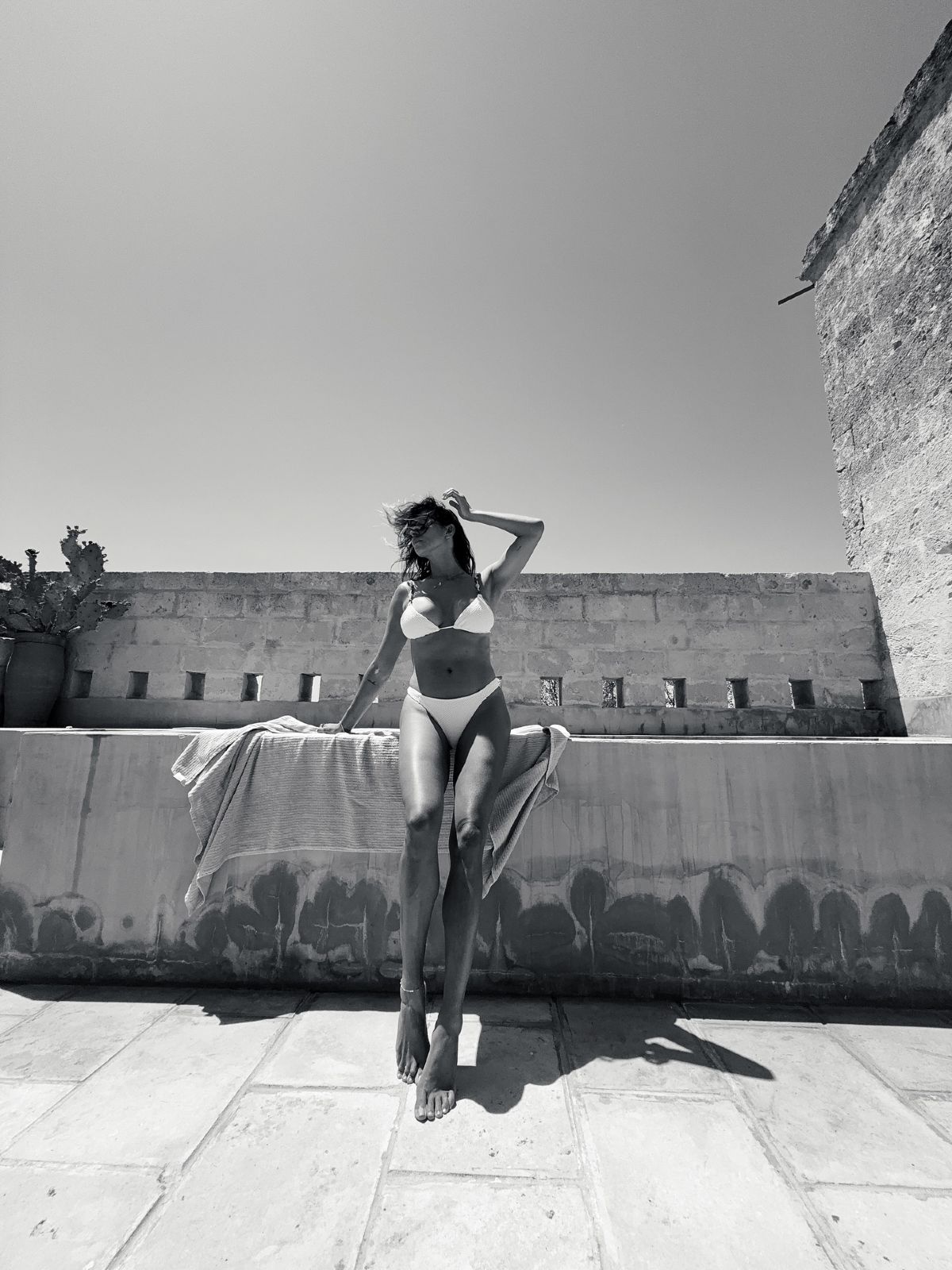 Η Ευριπίδου με μαγιό