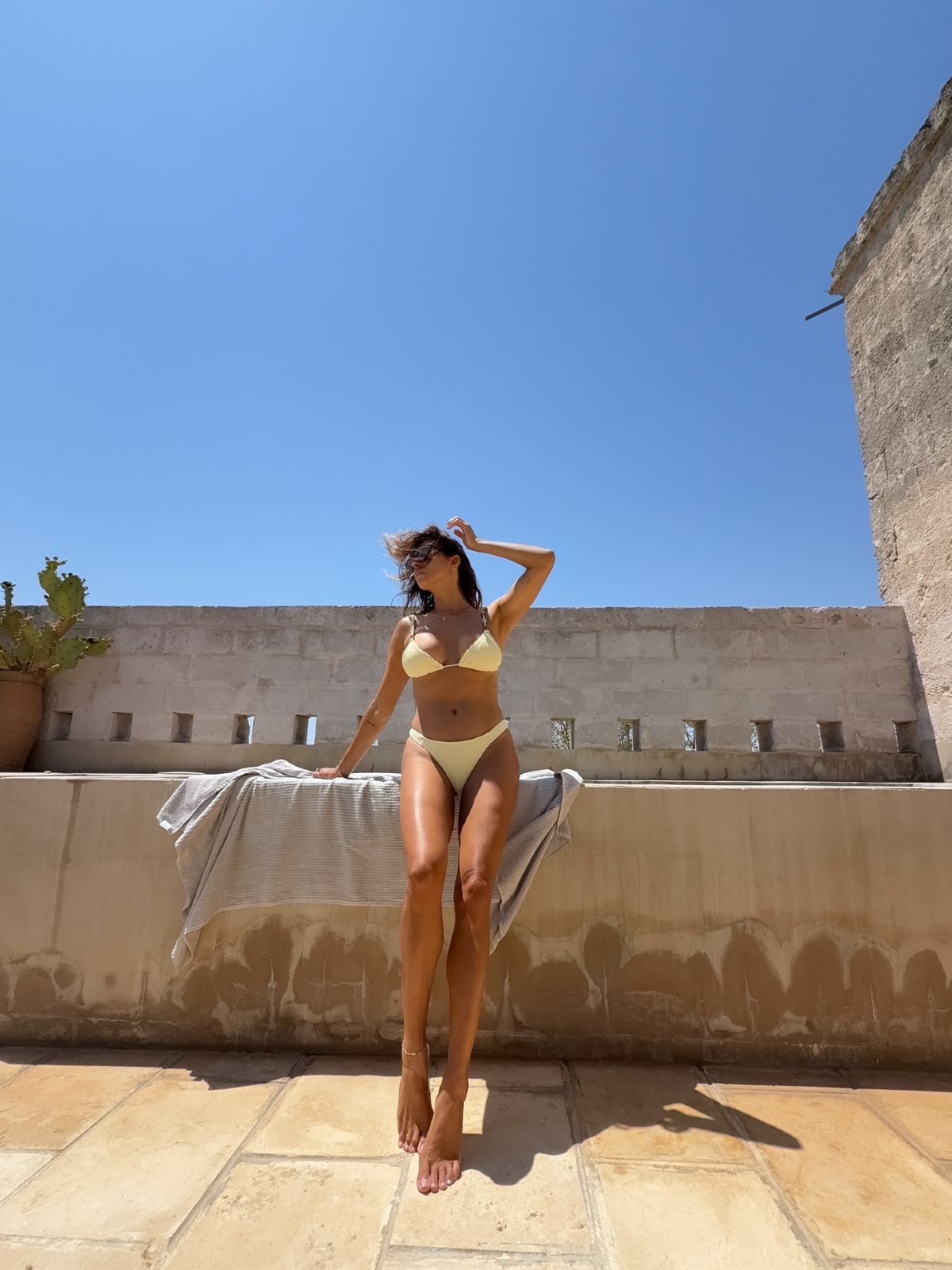 Η ευριπίδου με μαγιό