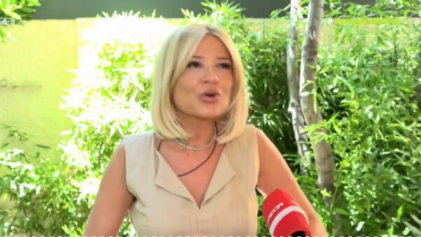 Η Φαίη Σκορδά στην κάμερα του Χαμογέλα και Πάλι