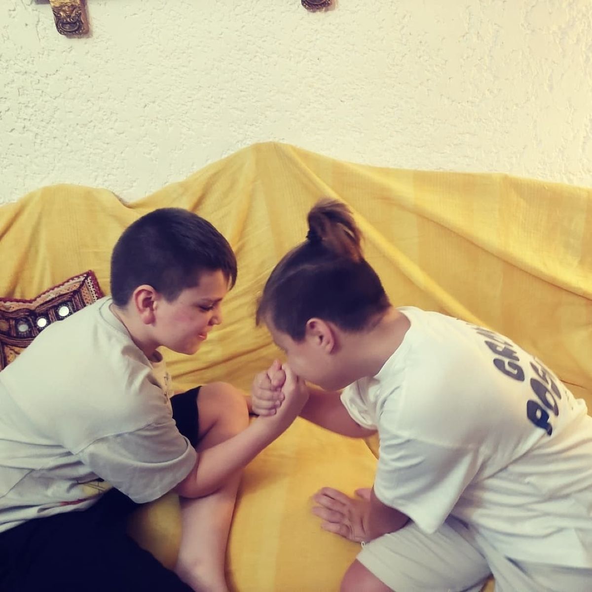 Ο Φοίβος Βουτσάς με έναν φίλο του