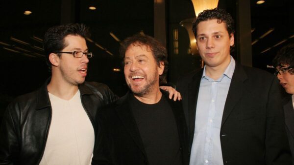 Ο πάριος με τους γιους τους