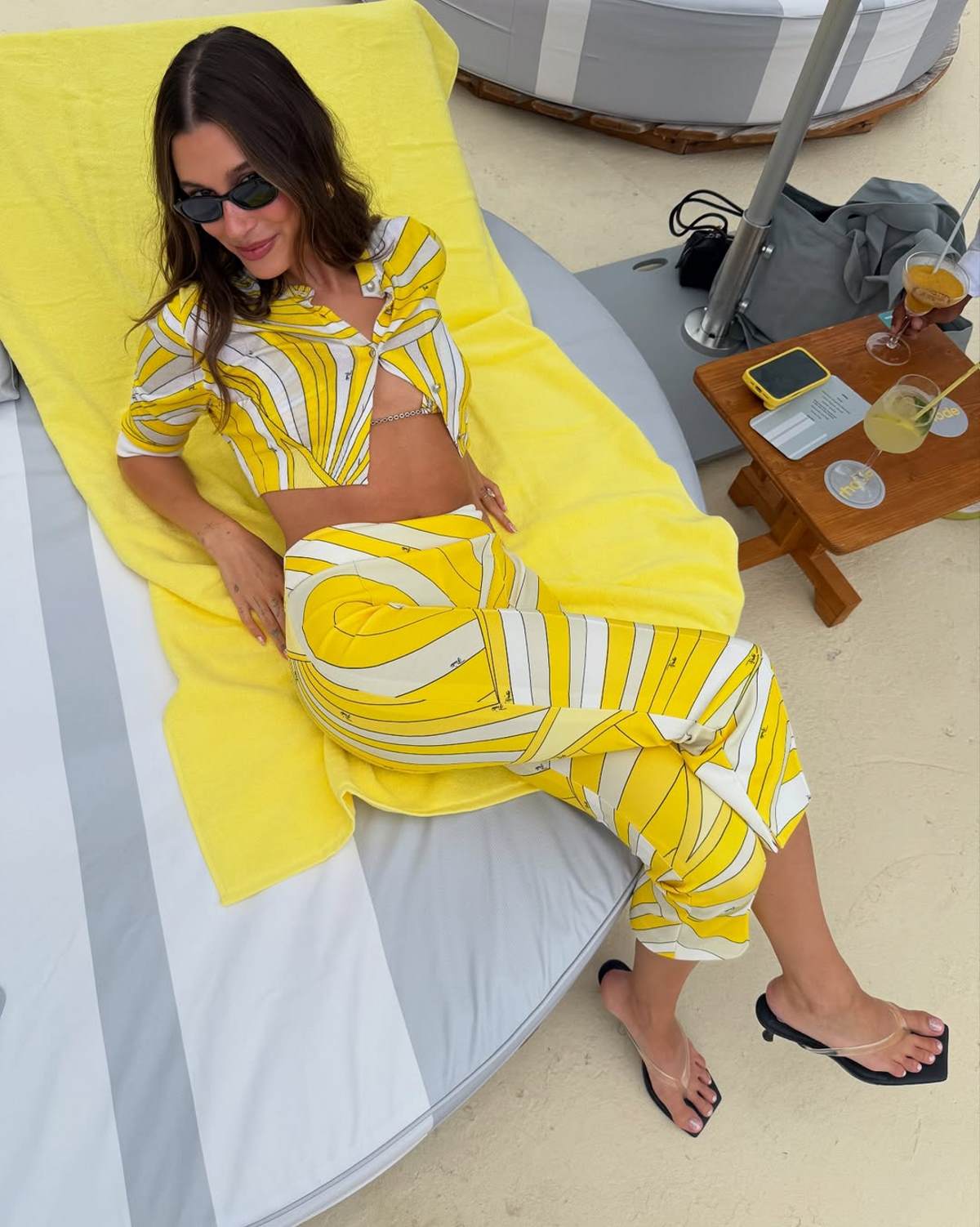 Τα παπούτσια της Hailey Bieber