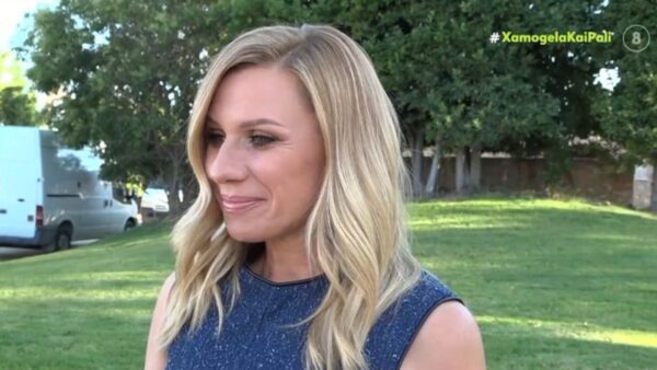 Η Κατερίνα Καραβάτου στην κάμερα του Χαμογέλα και Πάλι