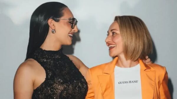 Η Klavdia με τη μητέρα της