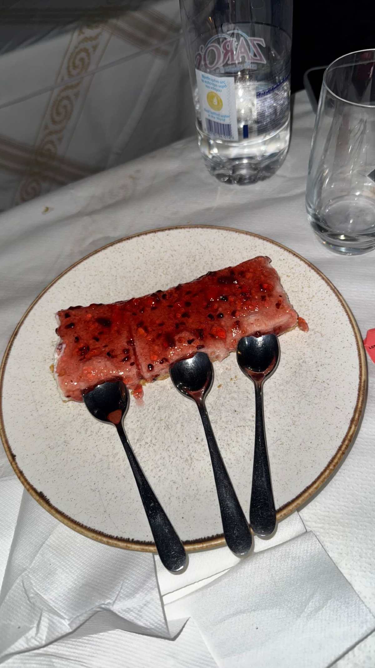 Η Κόνι Μεταξά στη Σαντορίνη