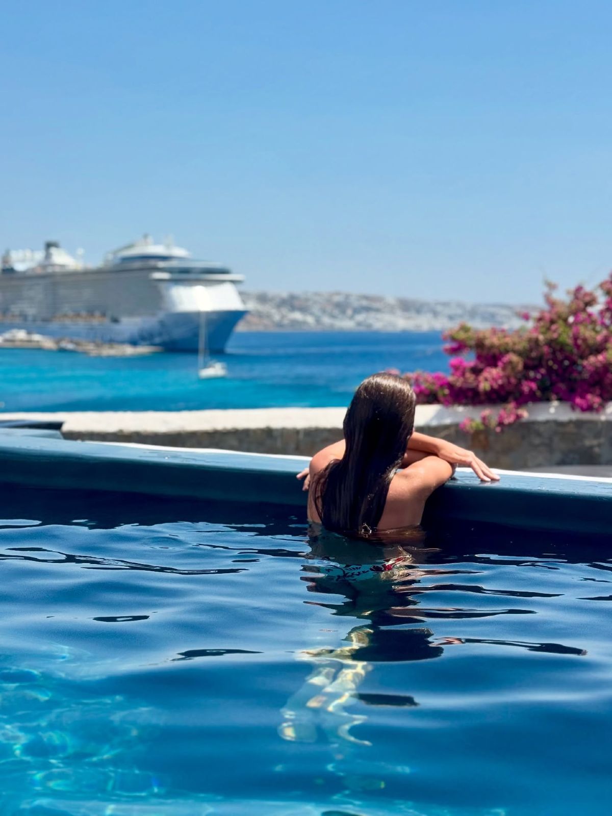 Λασκαράκη & Σουλτάτος: Τους κοιτούσαν όλοι στη Μύκονο - Η βραδινή τους έξοδος στα Ματογιάννια