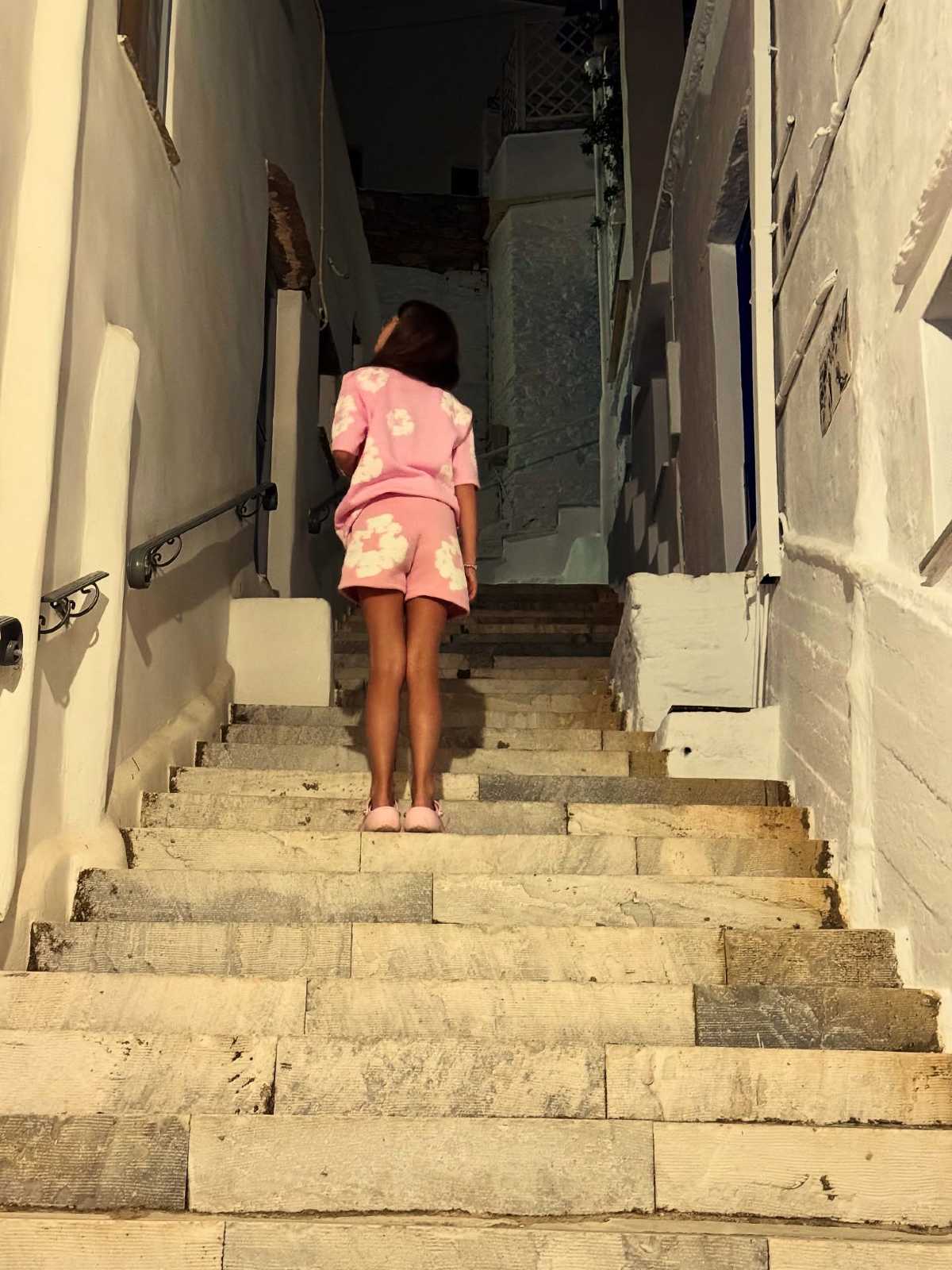 Λασκαράκη & Σουλτάτος: Τους κοιτούσαν όλοι στη Μύκονο - Η βραδινή τους έξοδος στα Ματογιάννια