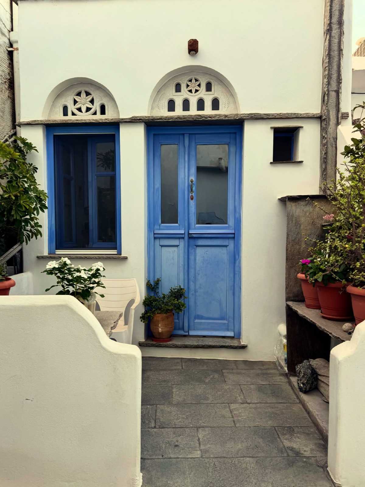 Λασκαράκη & Σουλτάτος: Τους κοιτούσαν όλοι στη Μύκονο - Η βραδινή τους έξοδος στα Ματογιάννια