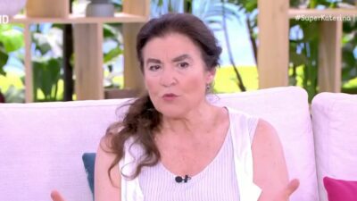 Η Λυδία Κονιόρδου στο Super Κατερίνα