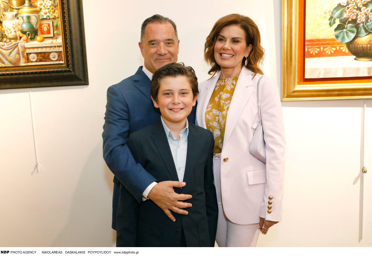 Η Ευγενία Μανωλίδου με τον Άδωνι Γεωργιάδη και το γιο τους