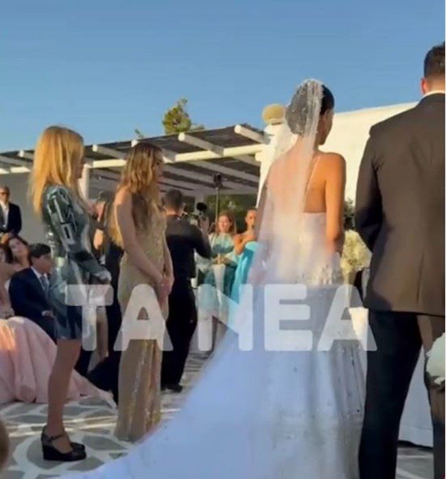 Η Μαριάννα Λάτση στον γάμο του Κωνσταντίνου Αργυρού