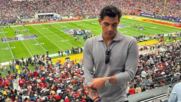 Ο Μιλτιάδης Μαρινάκης στο γήπεδο