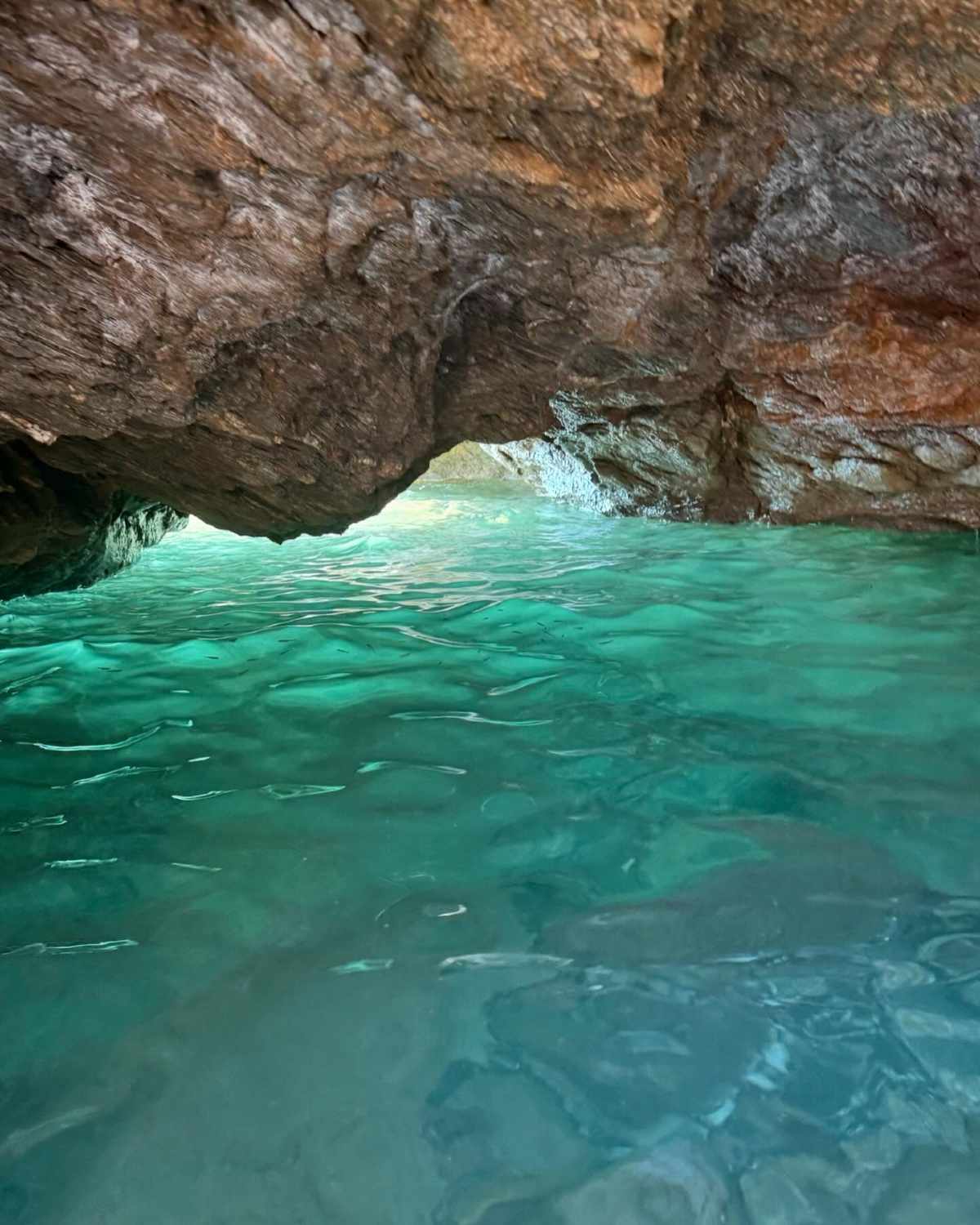 Χρύσα Μιχαλοπούλου: Ποζάρει topless στις καλοκαιρινές διακοπές της - Φωτογραφίες