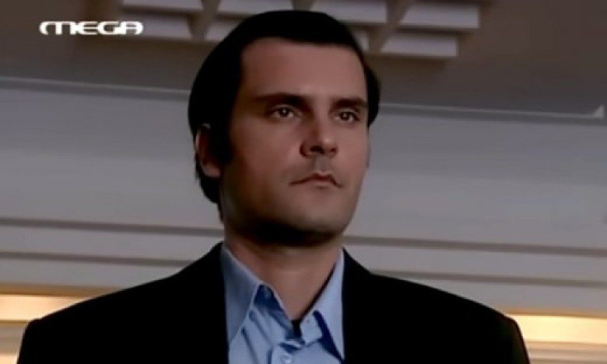 Ο Μιχέλης σε σκηνή της σειράς Παρά πέντε