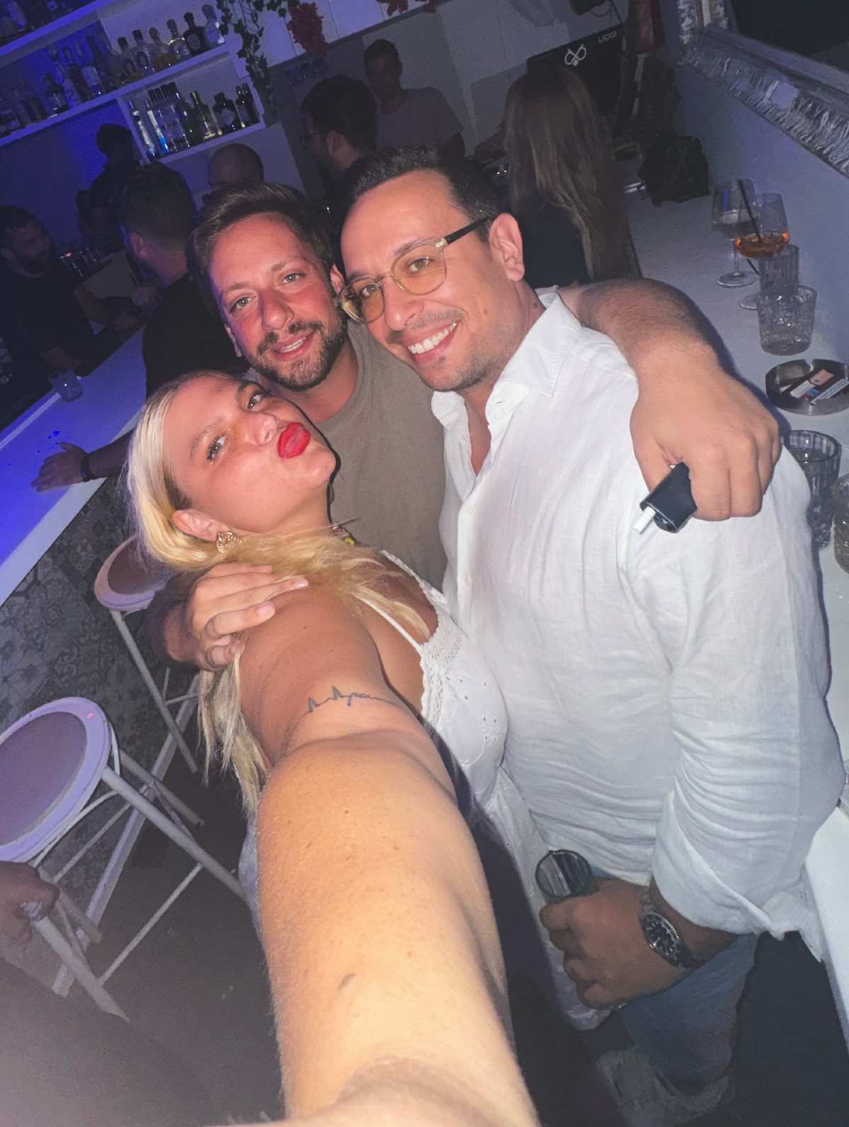 Η ανάρτηση της Δανάης Μπάρκα από τις διακοπές της στις Σπέτσες