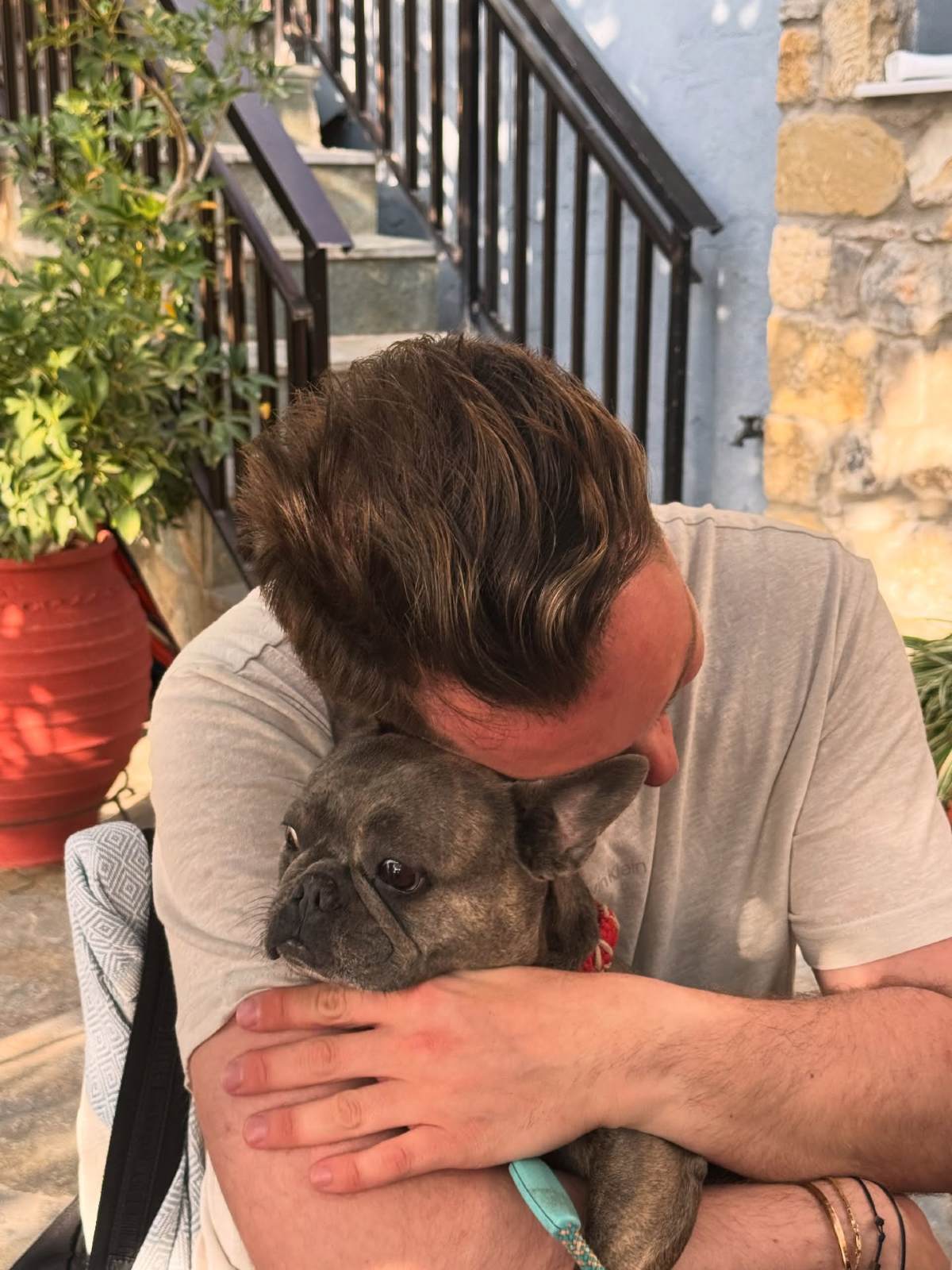 Ο φίλος της Δανάης Μπάρκα, Χάρης