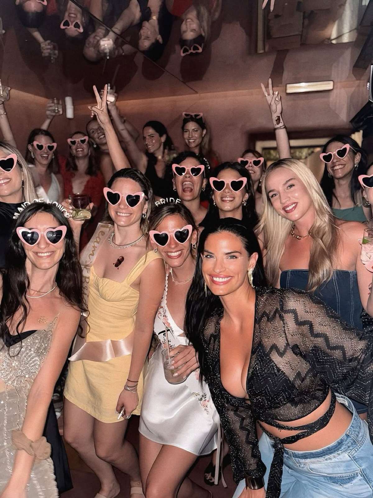 Το bachelorette της φίλης της Χριστίνας Μπόμπα στην Αντίπαρο