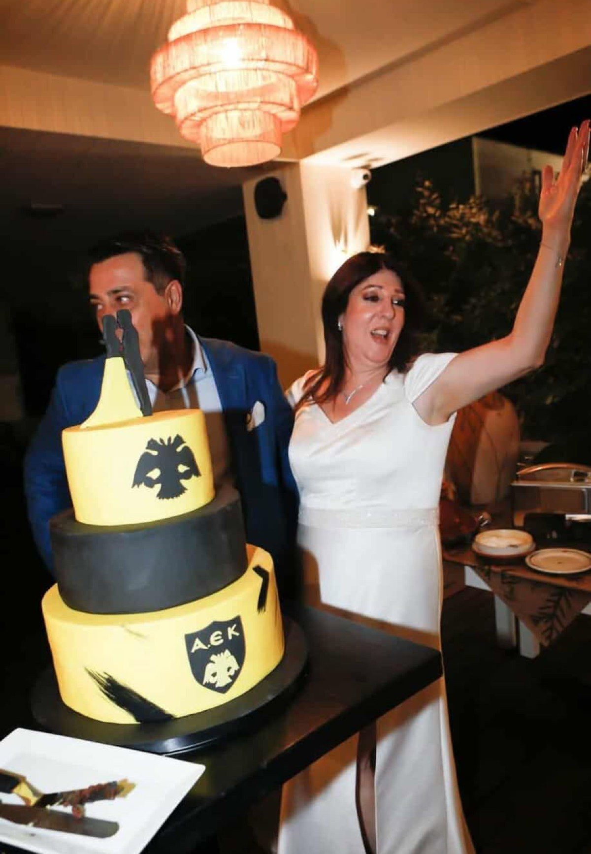 Η Ελισάβετ Οικονόμου με τον σύζυγό της στον γάμο τους