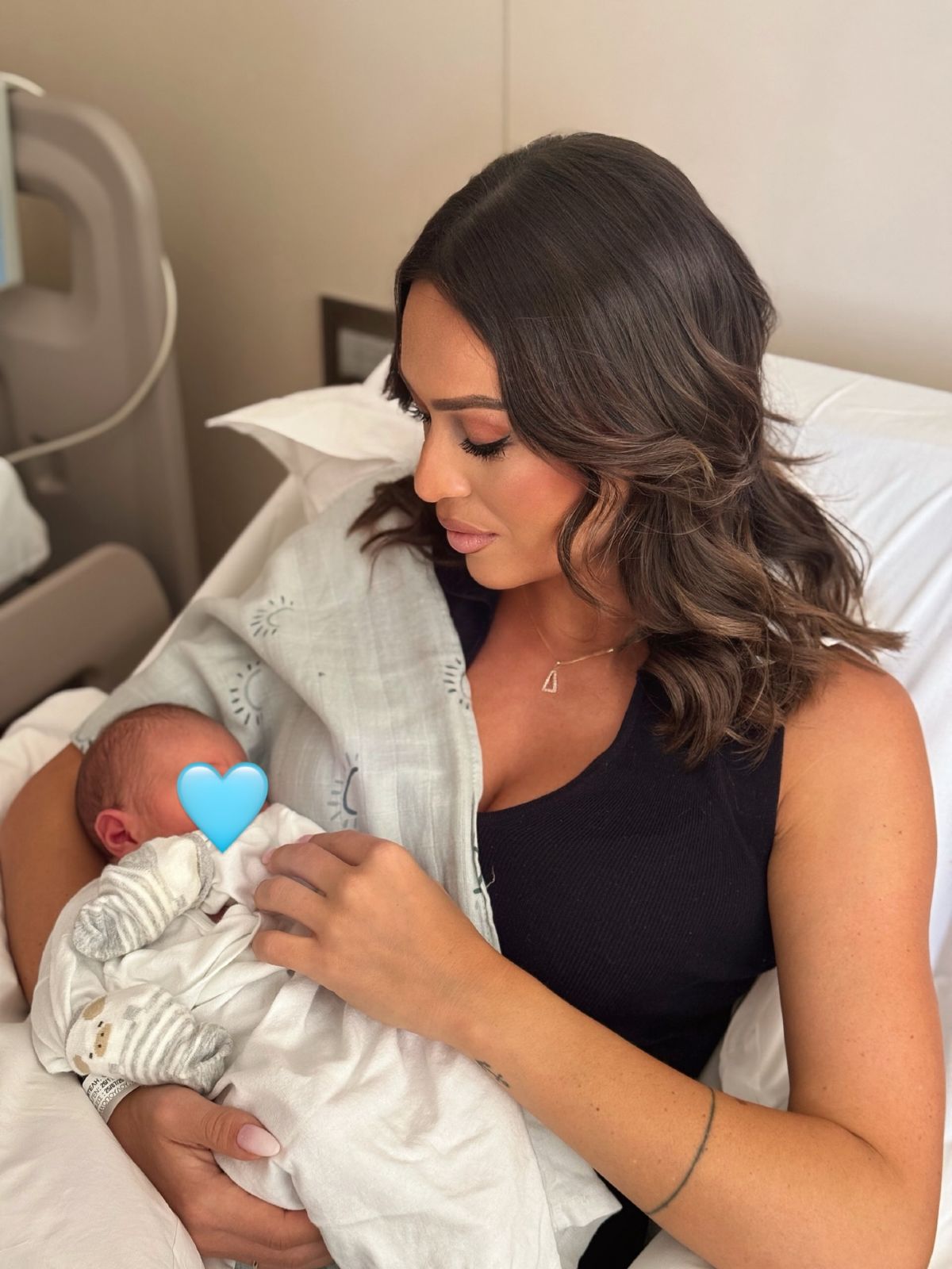 Δώρα Παντέλη: «Δεν ξέρω εάν θα είμαι καλή μαμά» - Η μακροσκελής ανάρτηση μετά τη γέννηση του γιου της