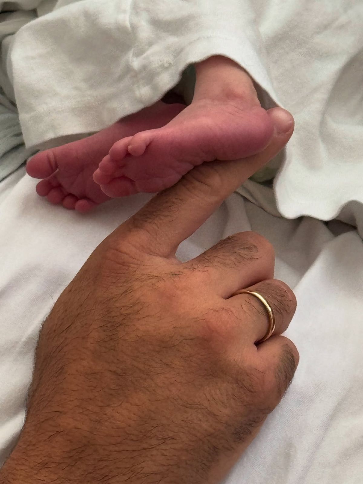 Δώρα Παντέλη: «Δεν ξέρω εάν θα είμαι καλή μαμά» - Η μακροσκελής ανάρτηση μετά τη γέννηση του γιου της