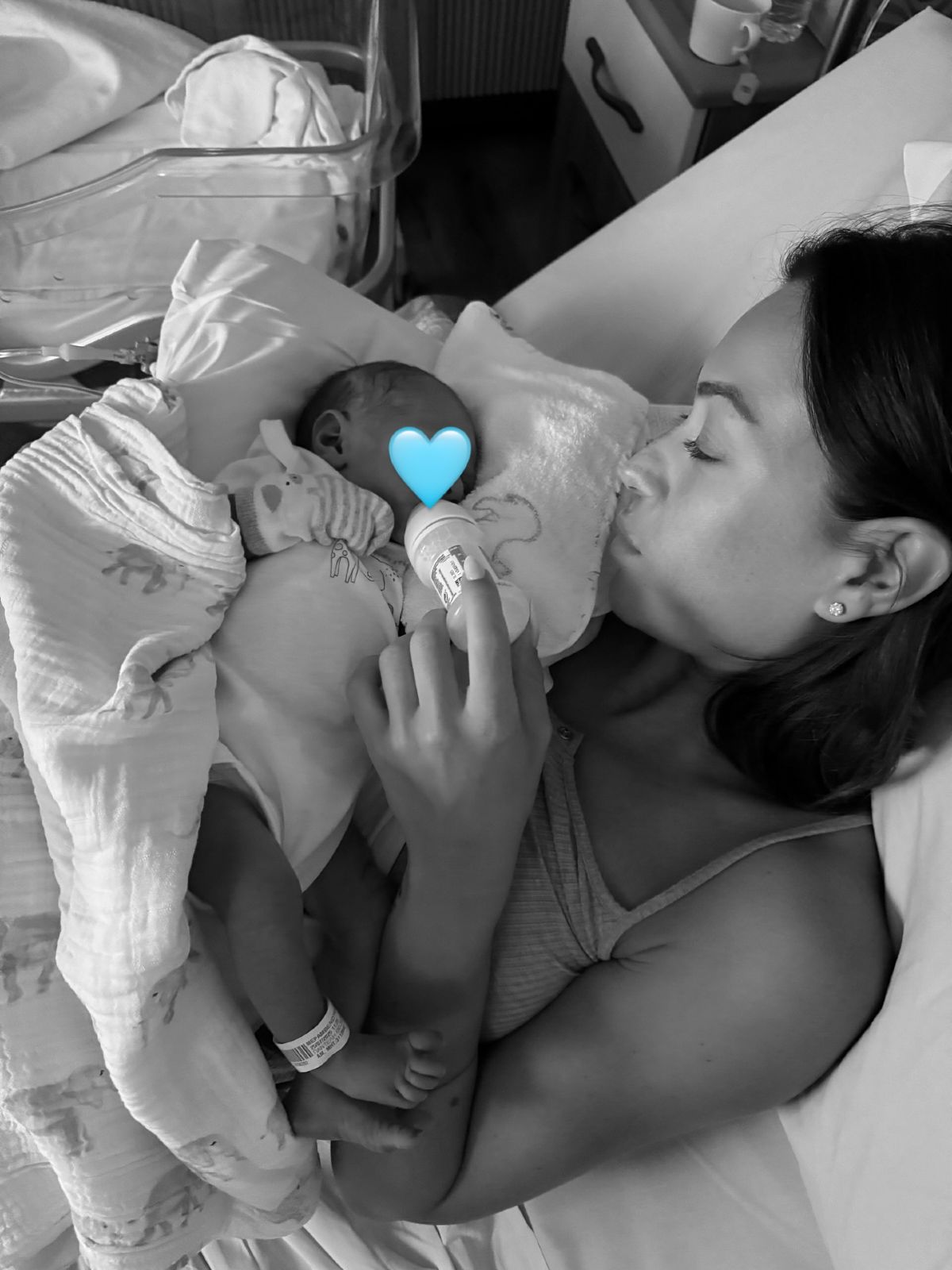 Δώρα Παντέλη: «Δεν ξέρω εάν θα είμαι καλή μαμά» - Η μακροσκελής ανάρτηση μετά τη γέννηση του γιου της