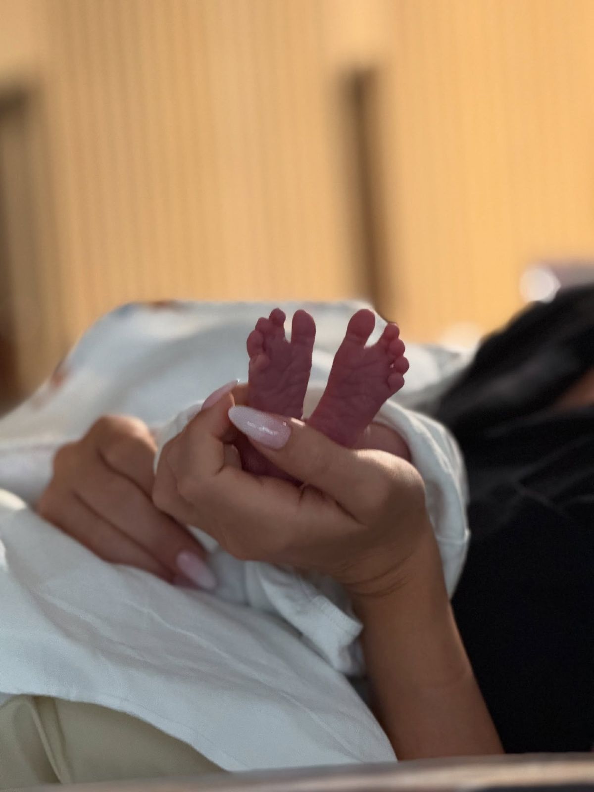 Δώρα Παντέλη: «Δεν ξέρω εάν θα είμαι καλή μαμά» - Η μακροσκελής ανάρτηση μετά τη γέννηση του γιου της